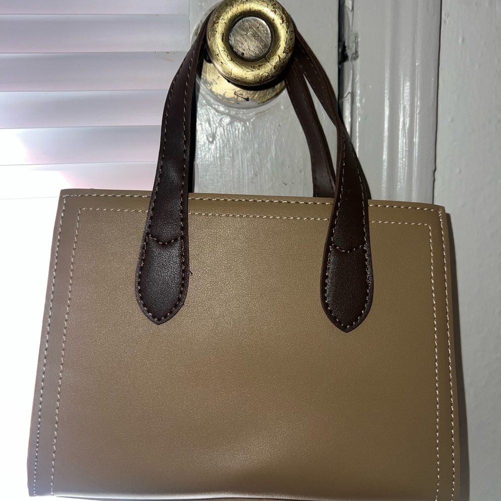 Elegant Tan Handbag